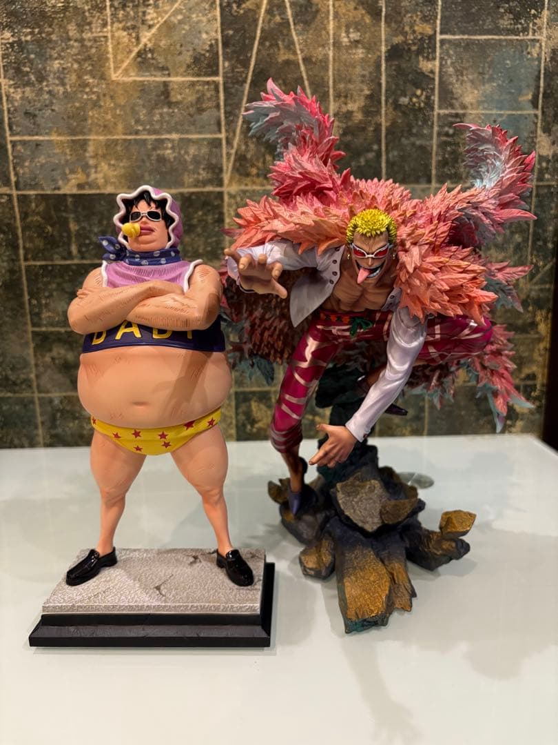 国内発送 ワンピース フィギュア セニョールピンク ドンキホーテファミリーPOP