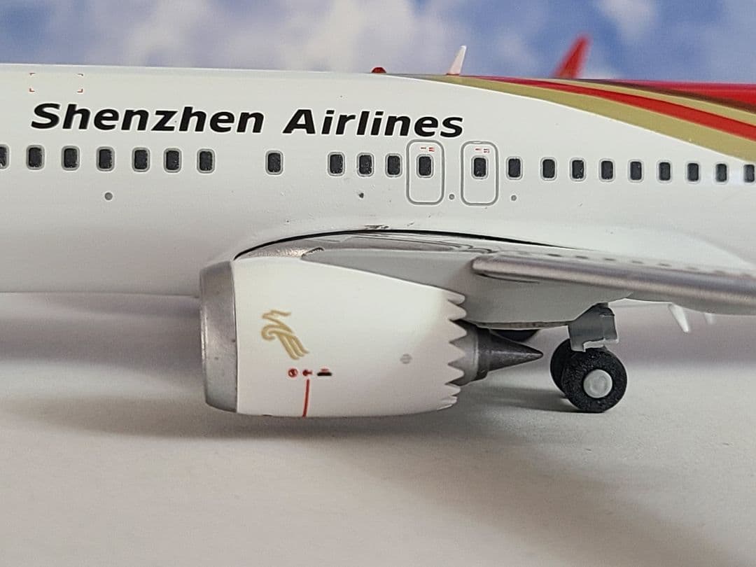 航空機・ヘリコプター Boeing 737 MAX 8 Shenzhen Airlines 1/200