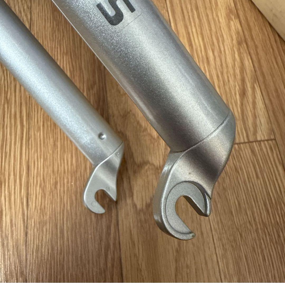 SR SUNTOUR フロントフォーク