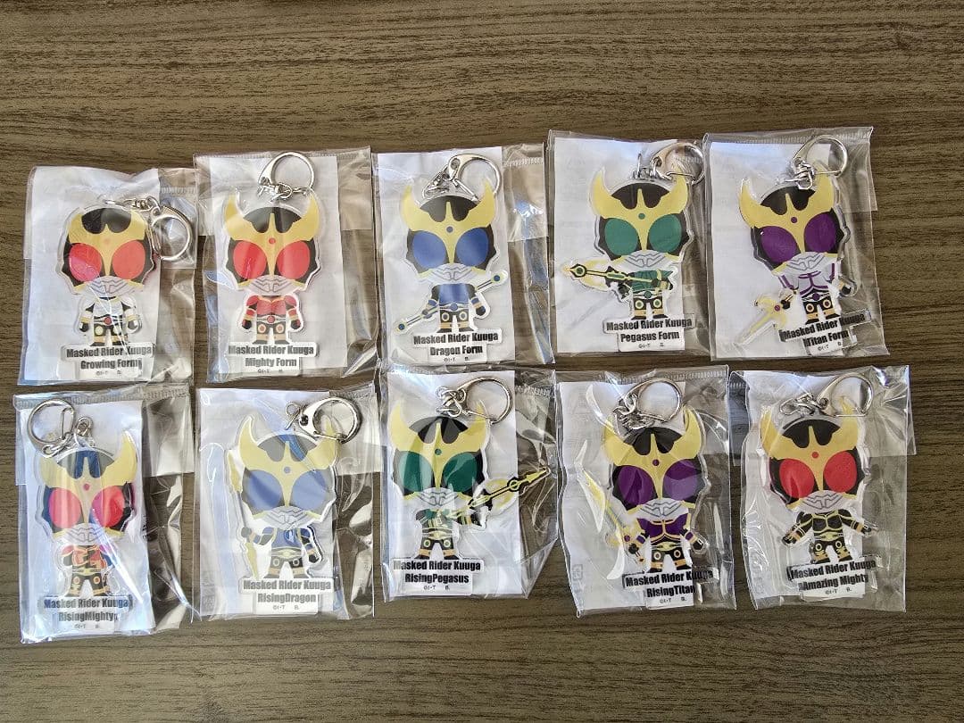 【新品未開封】仮面ライダークウガ　アクリルチャームキーホルダー10個セット