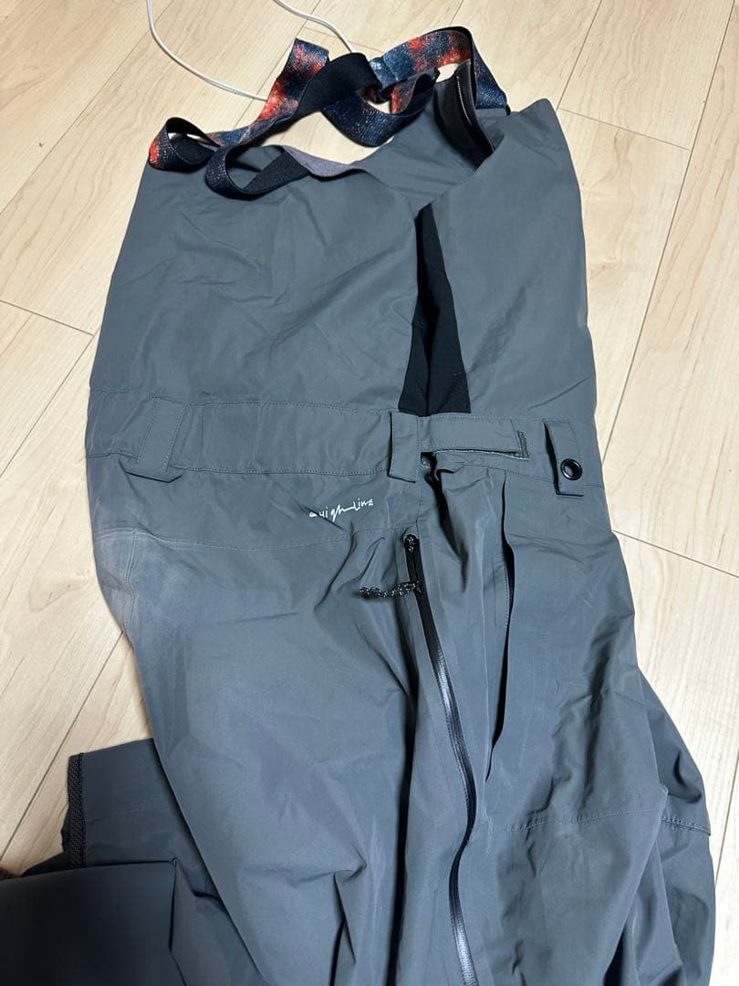 【値下げ】QUIKSILVER GORETEX ビブパンツ
