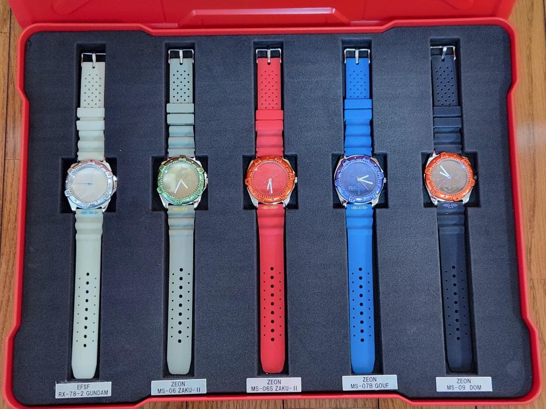 世界500個限定　機動戦士ガンダム ウォッチコレクション 5本セット