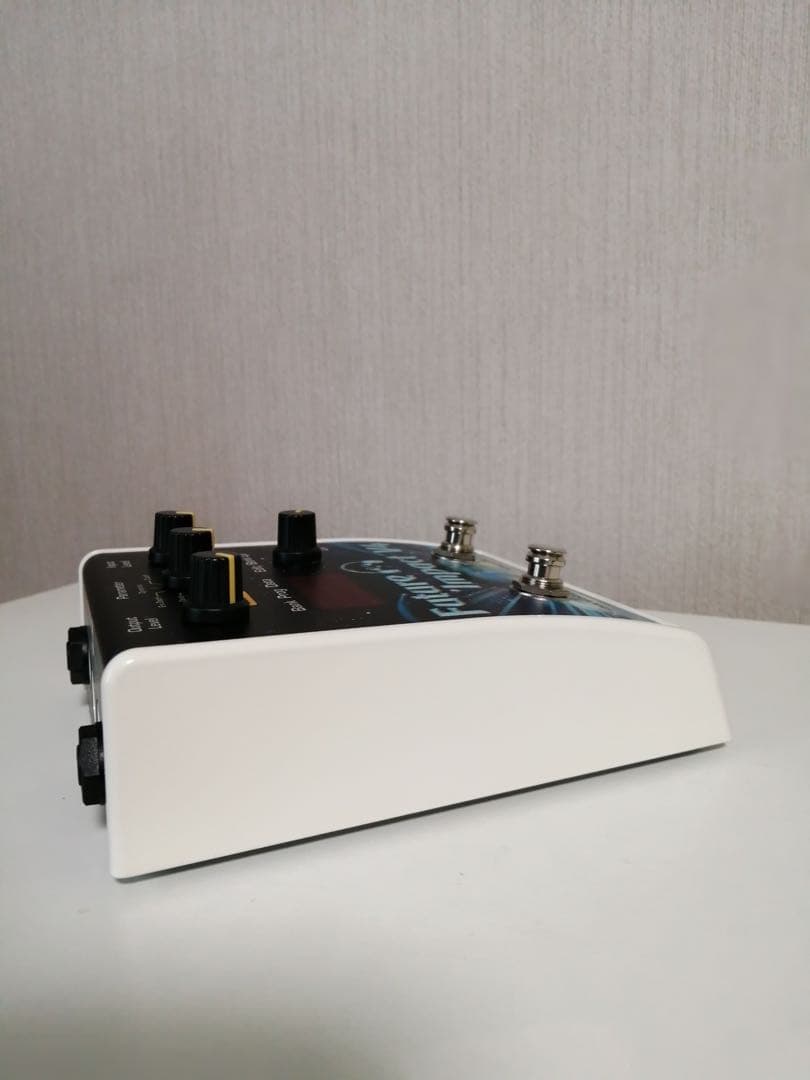 Future Impact V4 【未使用】　ベースエフェクター シンセ