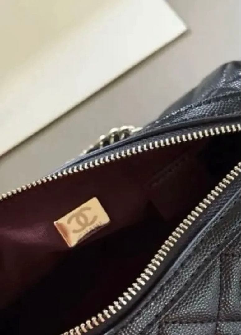 CHANEL ブラック キルティング ミニショルダーバッグ