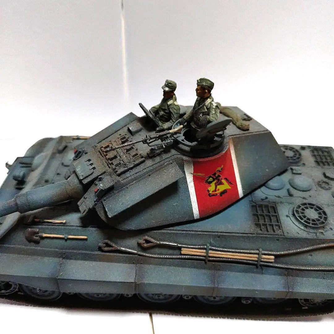 1/35　戦車プラモデル ドイツキングタイガー（強化装甲板）
