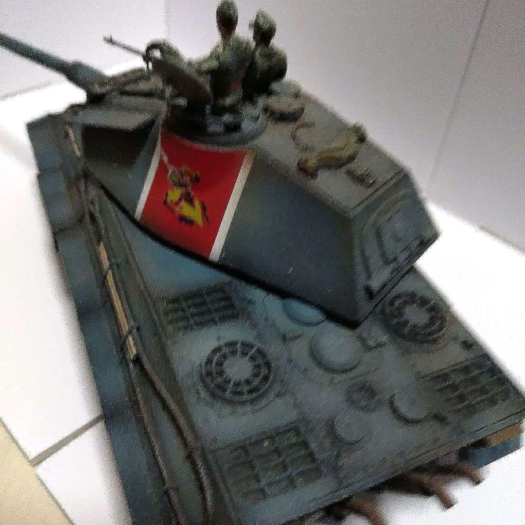 1/35　戦車プラモデル ドイツキングタイガー（強化装甲板）