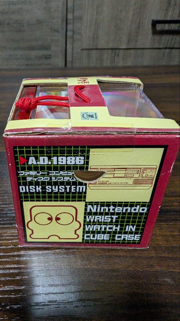 nintendo リストウォッチINキューブケース　ディスクシステム　ディスくん
