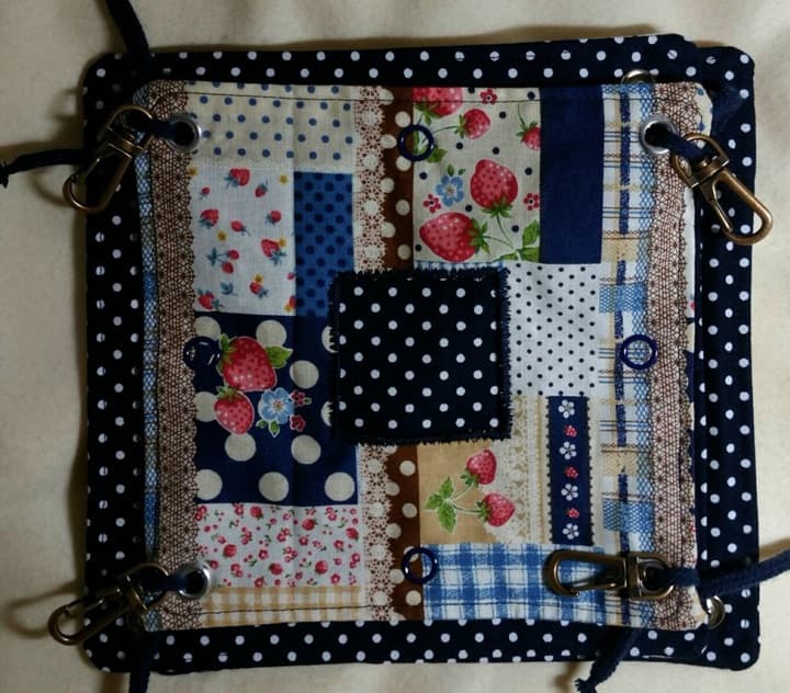 モモンガハウス(イチゴパッチ・紺)  春(夏)秋仕様  1900円