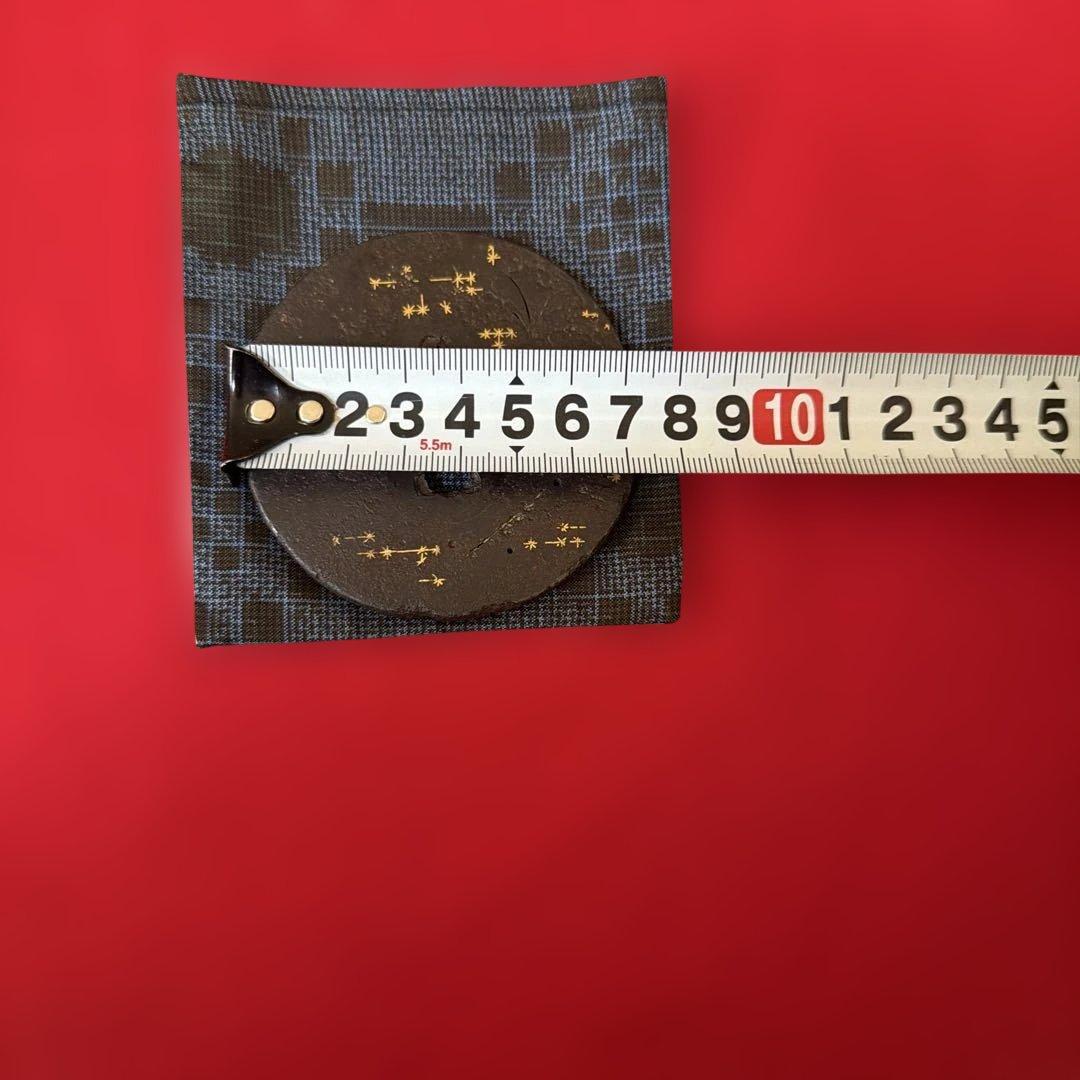 鍔　古鉄地　時代古美術　時代 古鍔 鉄地 丸形 武具 刀装具