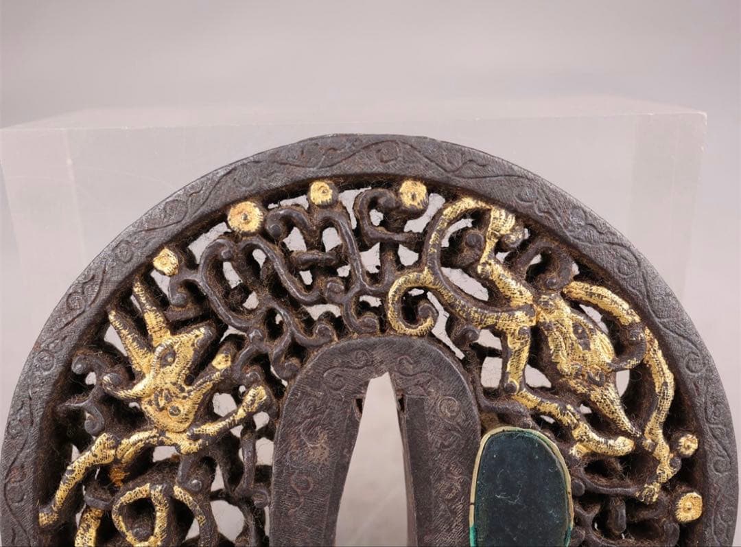 【値下げ】甲種特別貴重 鍔 無銘(南蛮) 雨龍唐草透 鉄地丸形円形地透布目象嵌