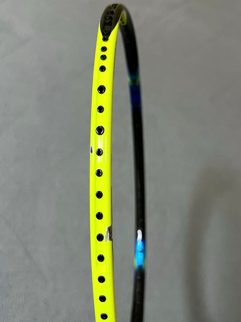 アストロクス77バドミントンラケット / ASTROX 77 4U