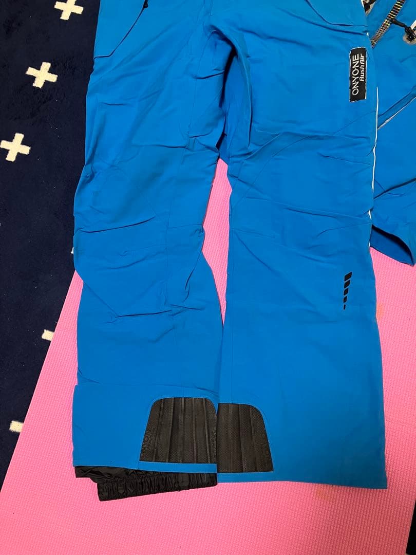ON-YO-NEスキーウェア