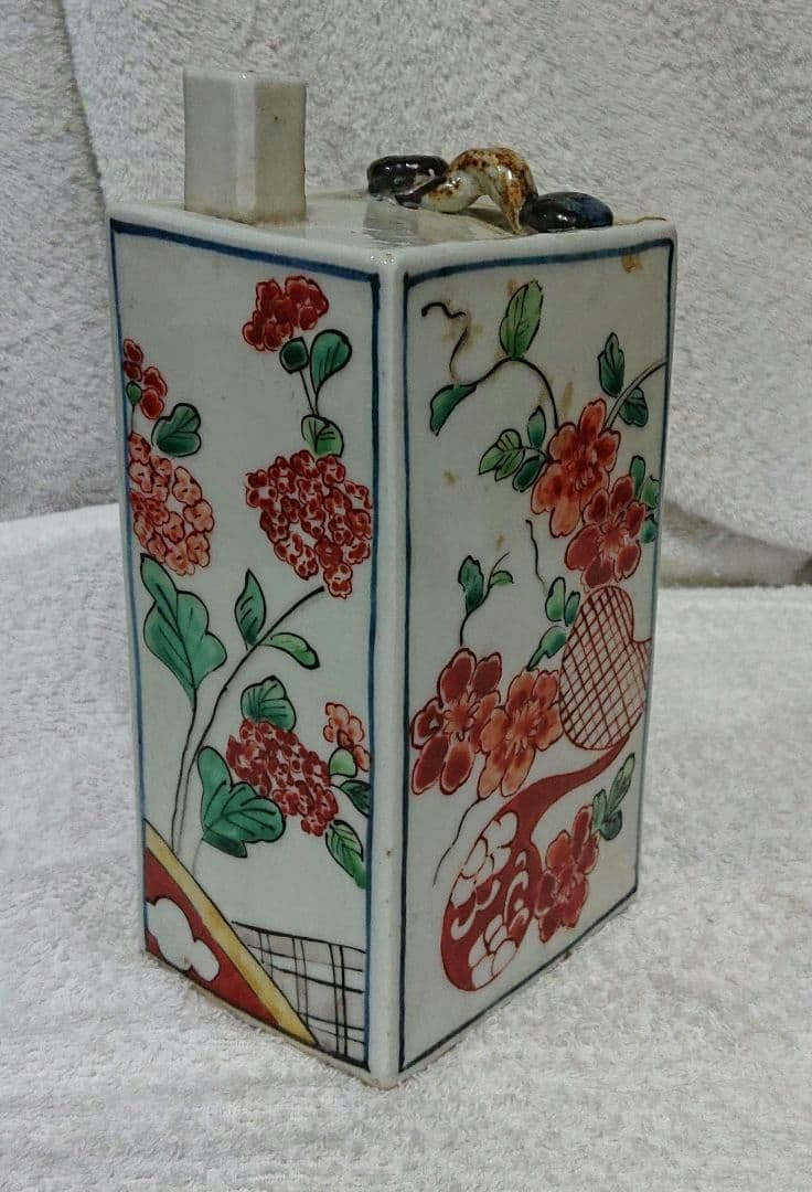 古伊万里角瓶 木製箱付きA444