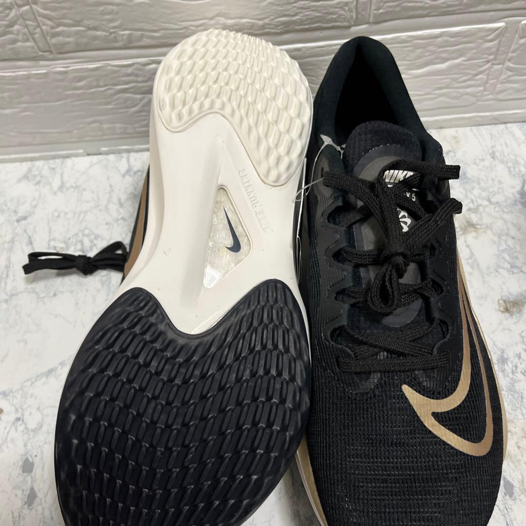 新品　ナイキ　ズームフライ5 ランニングシューズ