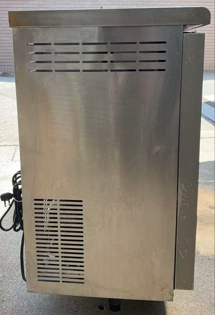 2014年 ダイワテーブル形冷蔵庫