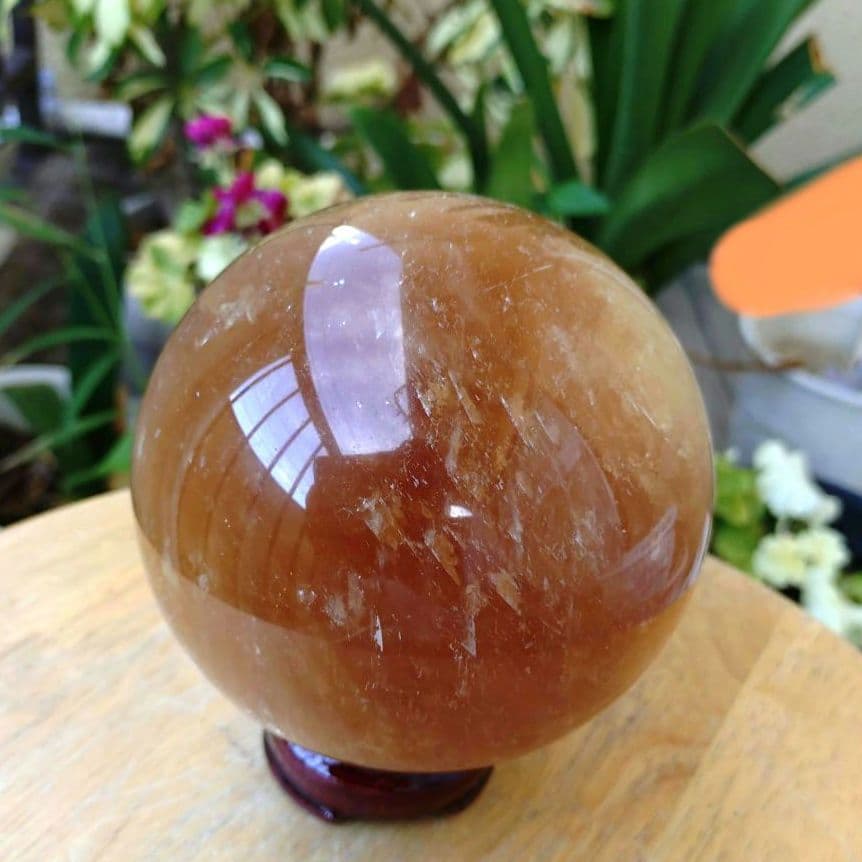 割引特価☆キラキラ☆虹入ゴールデンカルサイト丸玉　スフィア1.7Kg　木製台座付