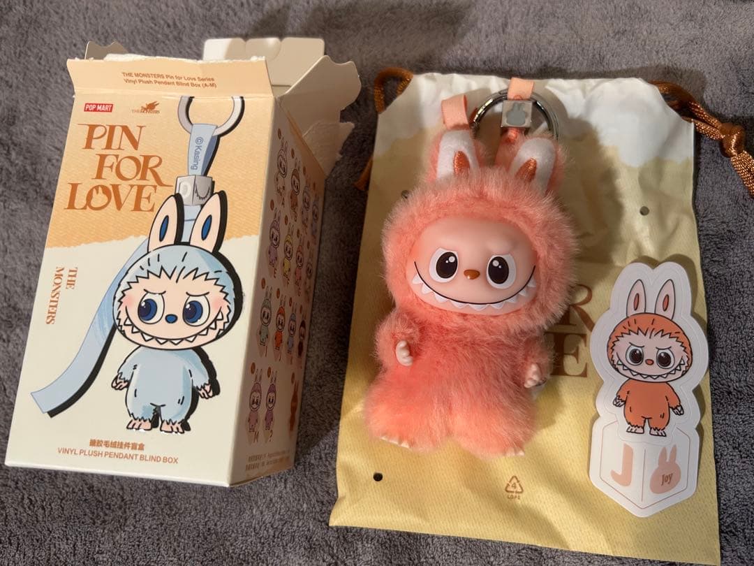 FIN FOR LOVE THE MONSTER イニシャル　ラブブ　7個入り