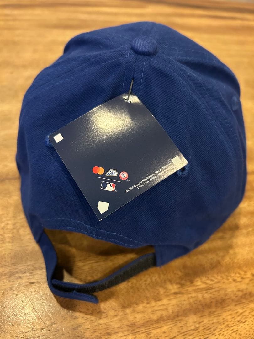 【FAN FAVORITE】キャップ　ドジャース　サイズフリー　ボール付き