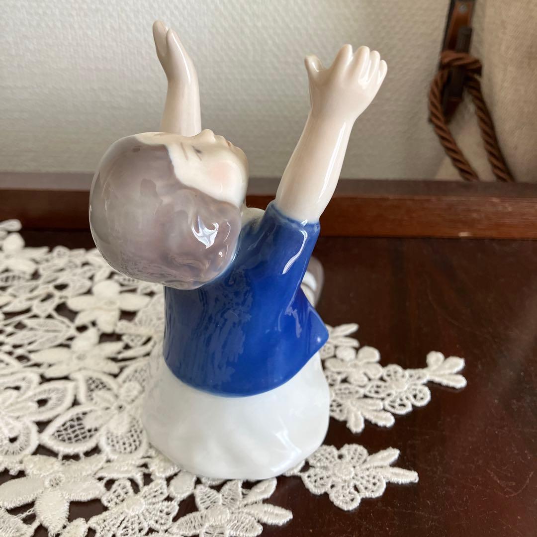 ロイヤルコペンハーゲン　フィギュリン　両手を広げる女の子