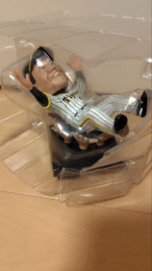 阪神タイガース　岡田監督　ボブルヘッドフィギュア　2023年　リーグ優勝&日本一