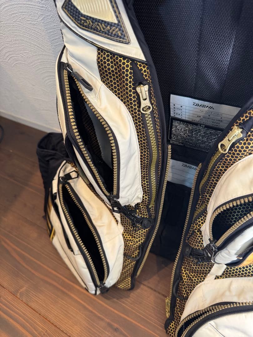 Daiwa トーナメント　ライフジャケット