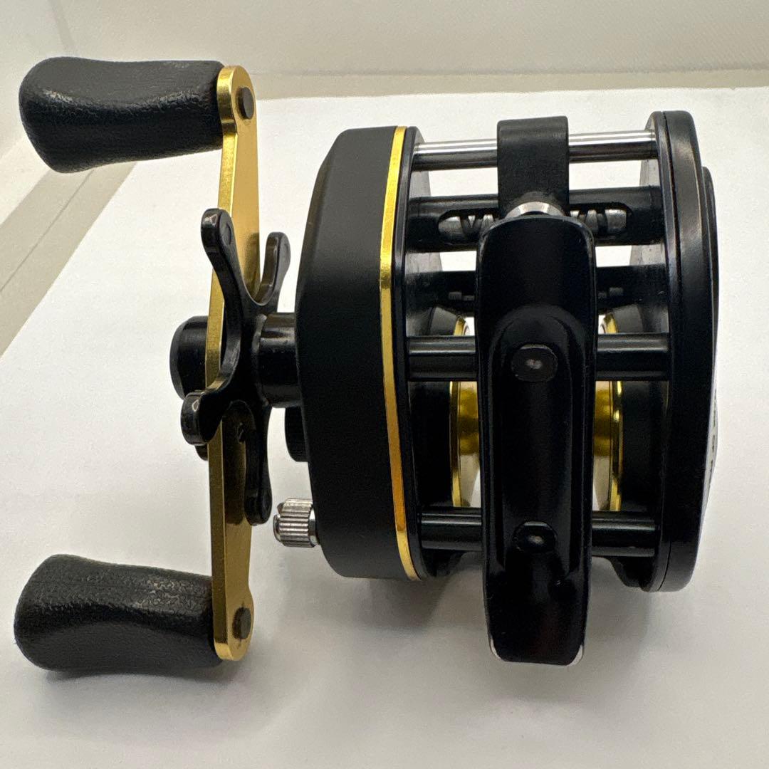 Daiwa MILLIONAIRE st-10AC8ハイスピード ベイトリール