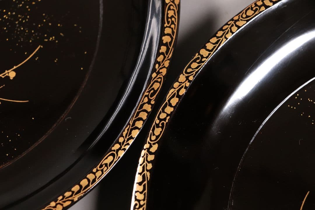 MA218 時代漆器 松竹梅鶴金蒔絵 縁唐草 黒塗 大徳寺盆 二客 菓子盆 木皿