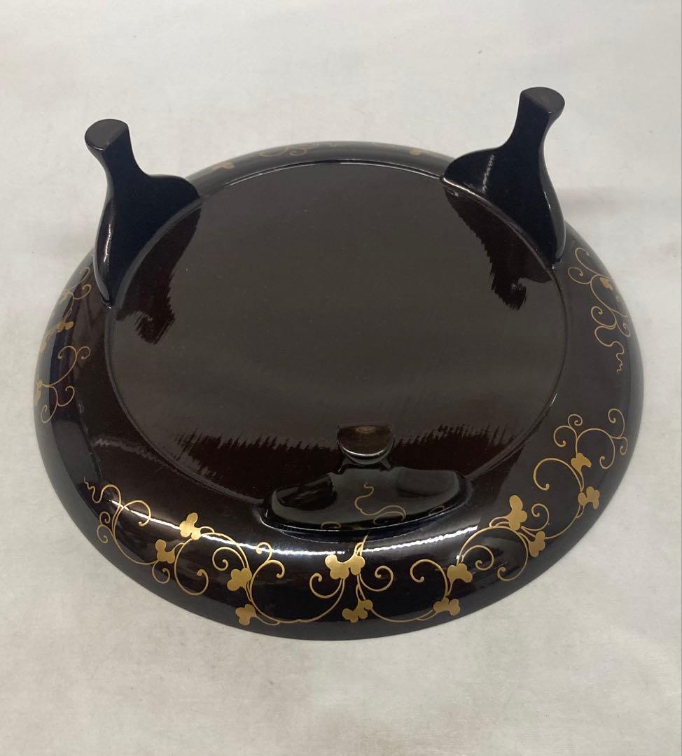 B541b 黒漆塗「三足秋草図菓子盆」桐箱付　作者不詳　時代不祥　時代物