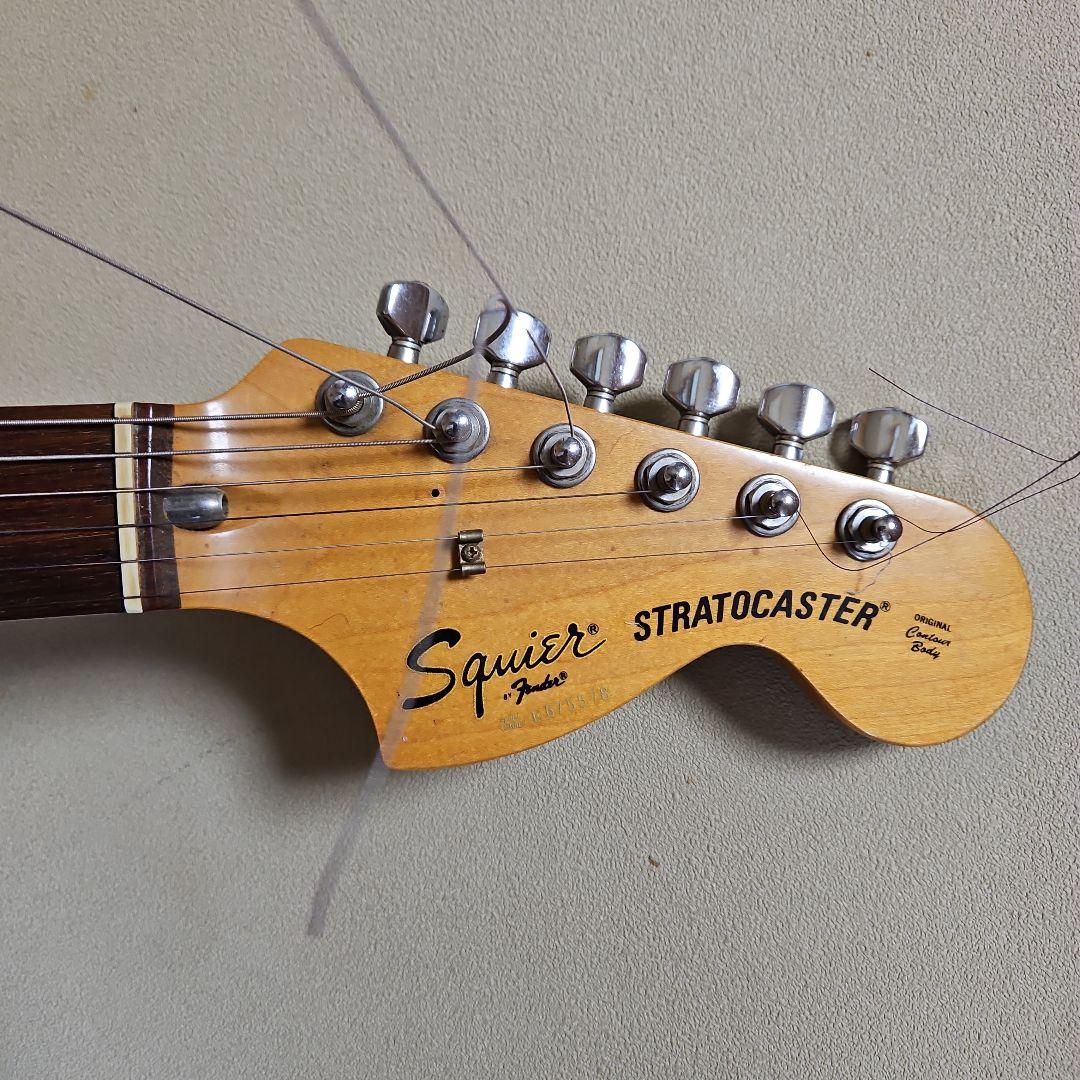 【エレキギター】ストラトキャスター アイボリーです。