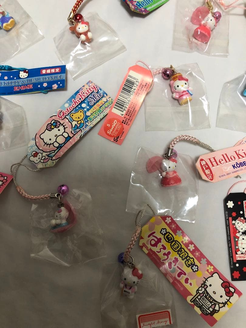 ハローキティ ご当地　ストラップ　根付　セット