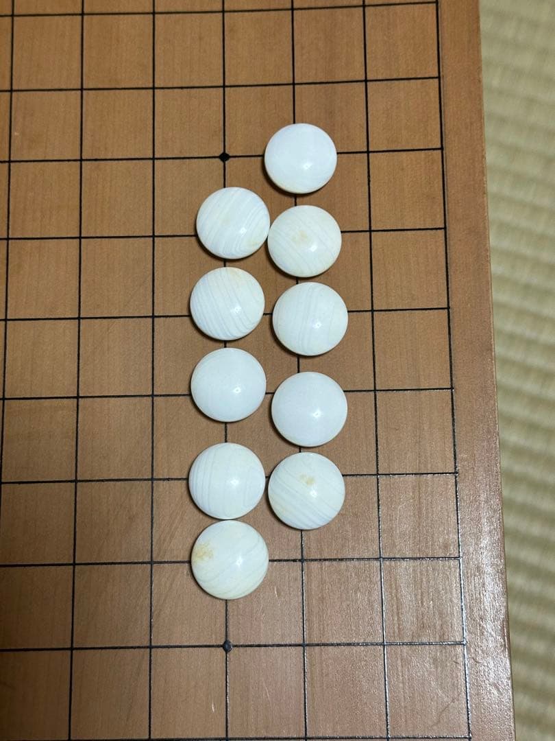 本榧・碁石・花梨碁笥　　　　　　　高級本蛤白石・那智黒石