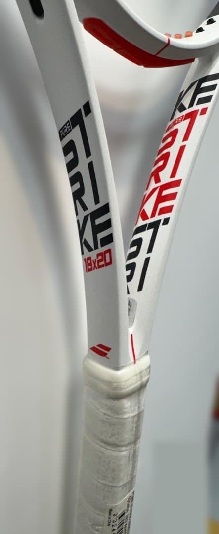 Babolat Pure Strike 18x20 ラケットGRIP2