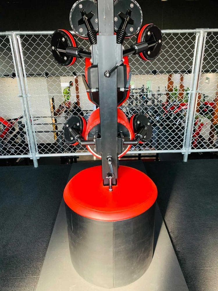 ローキックパンチングマシーン