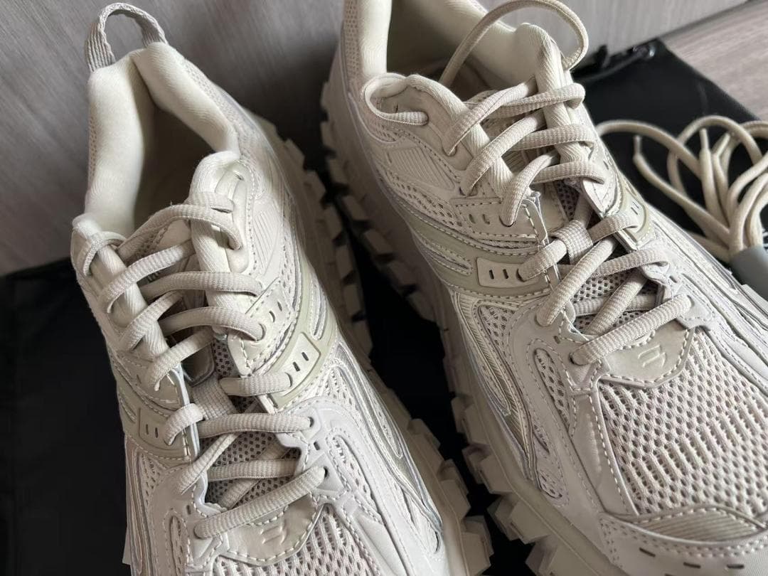 BALENCIAGA バレンシアガ　 スニーカー ベージュ 42