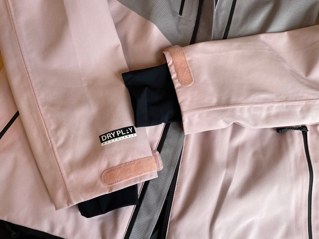 スノーボードジャケット＆パンツと花柄トップスセット 3日間限定お値下げします！