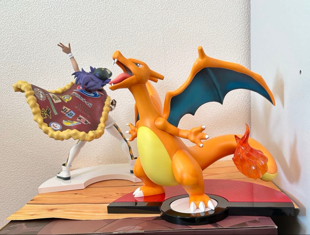 ダンデ・リザードン フィギュア ポケモンセンターオリジナル 外箱付き