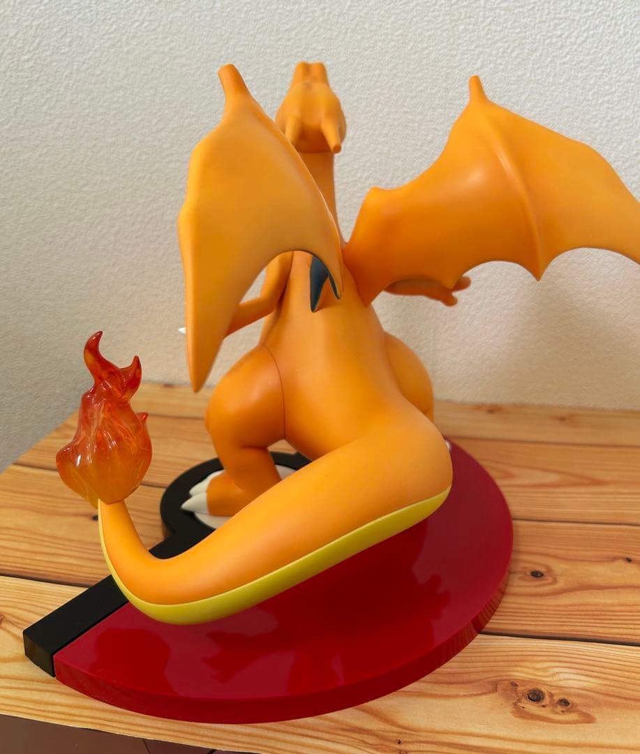 ダンデ・リザードン フィギュア ポケモンセンターオリジナル 外箱付き