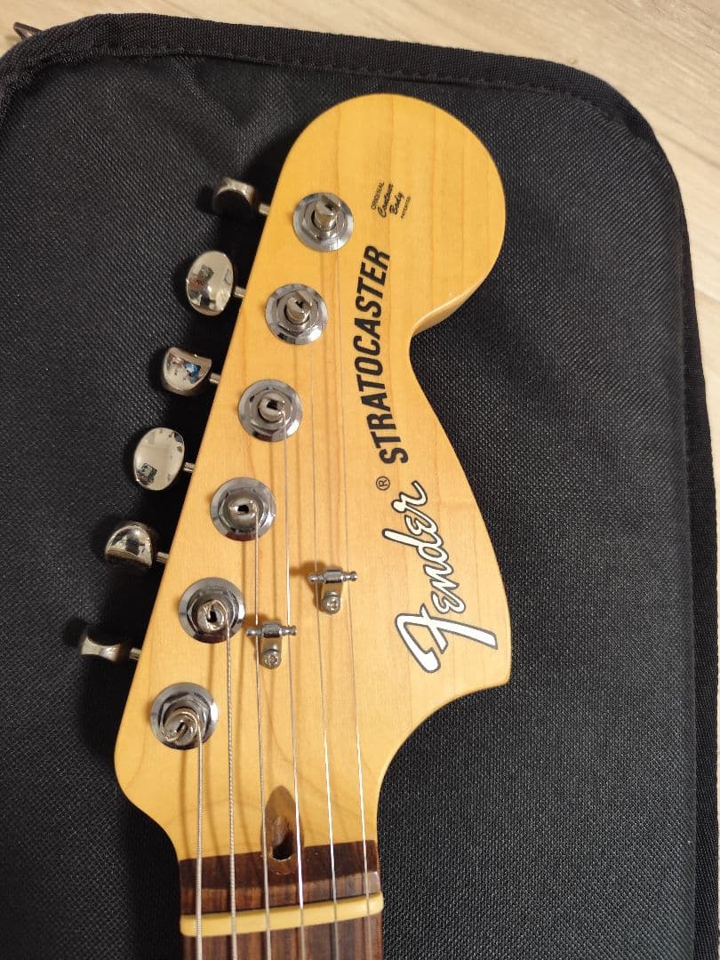 美品　FENDER American performer ストラトキャスター
