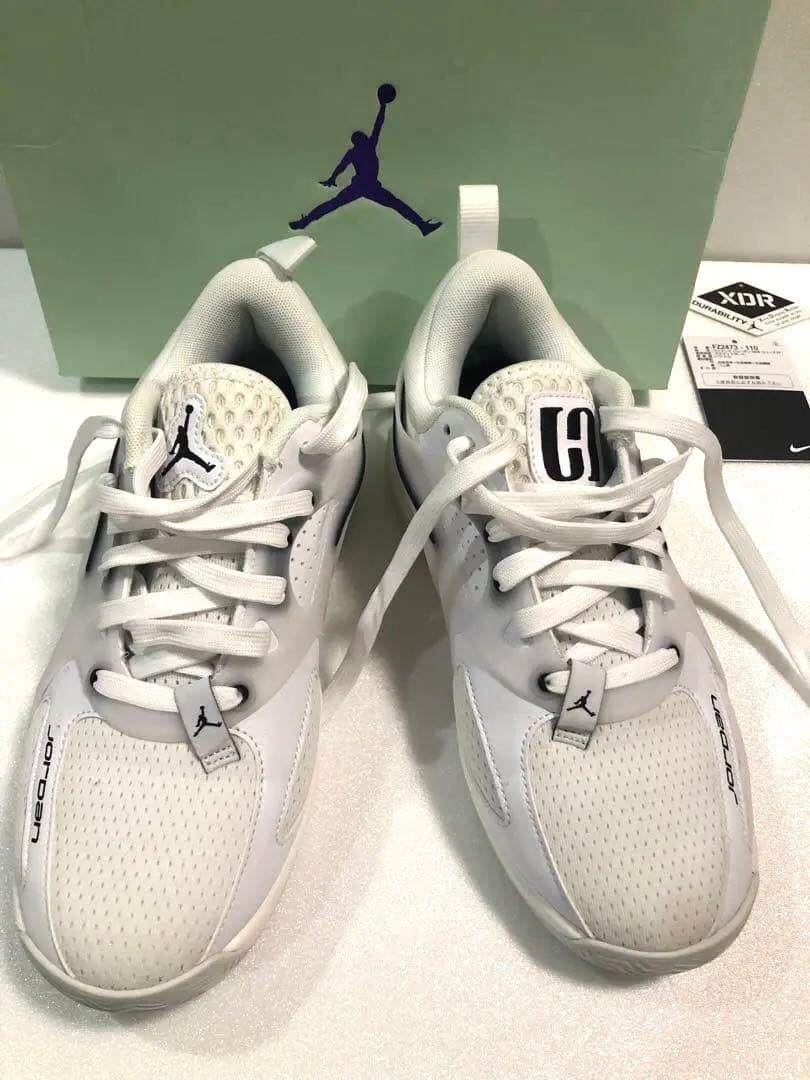 JORDAN バッシュ　24.5㎝　 白