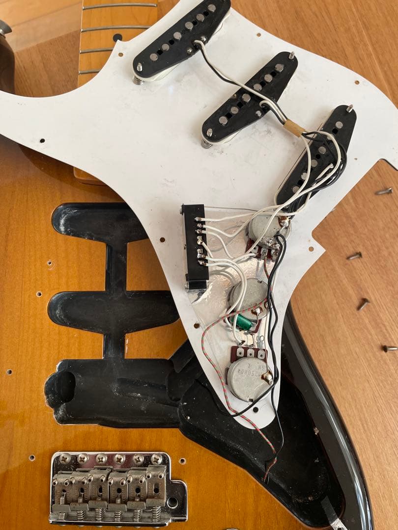 【美品】Fender Japan フェンダージャパン　ストラトキャスター