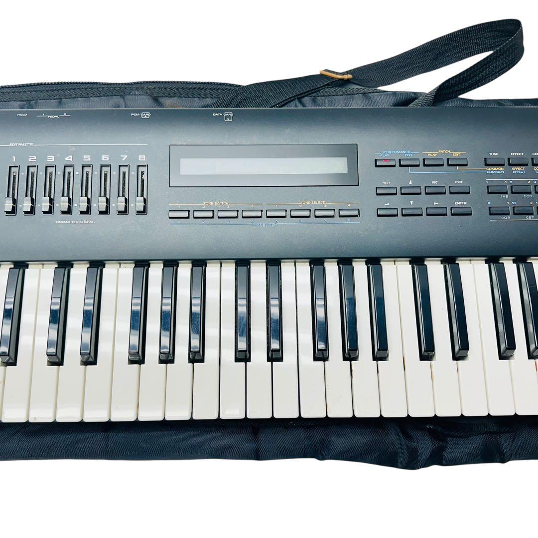 Roland シンセサイザ　JV-80