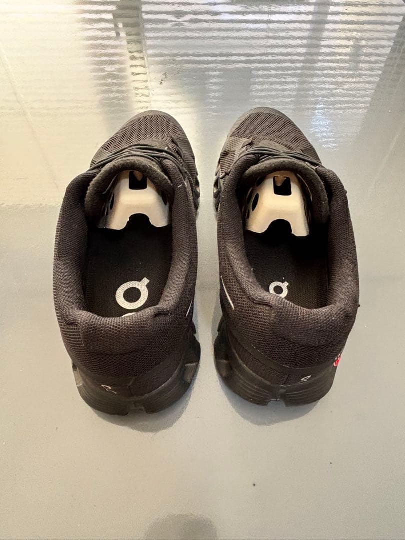 美品！[オン] ランニングシューズ Cloud 5 メンズ