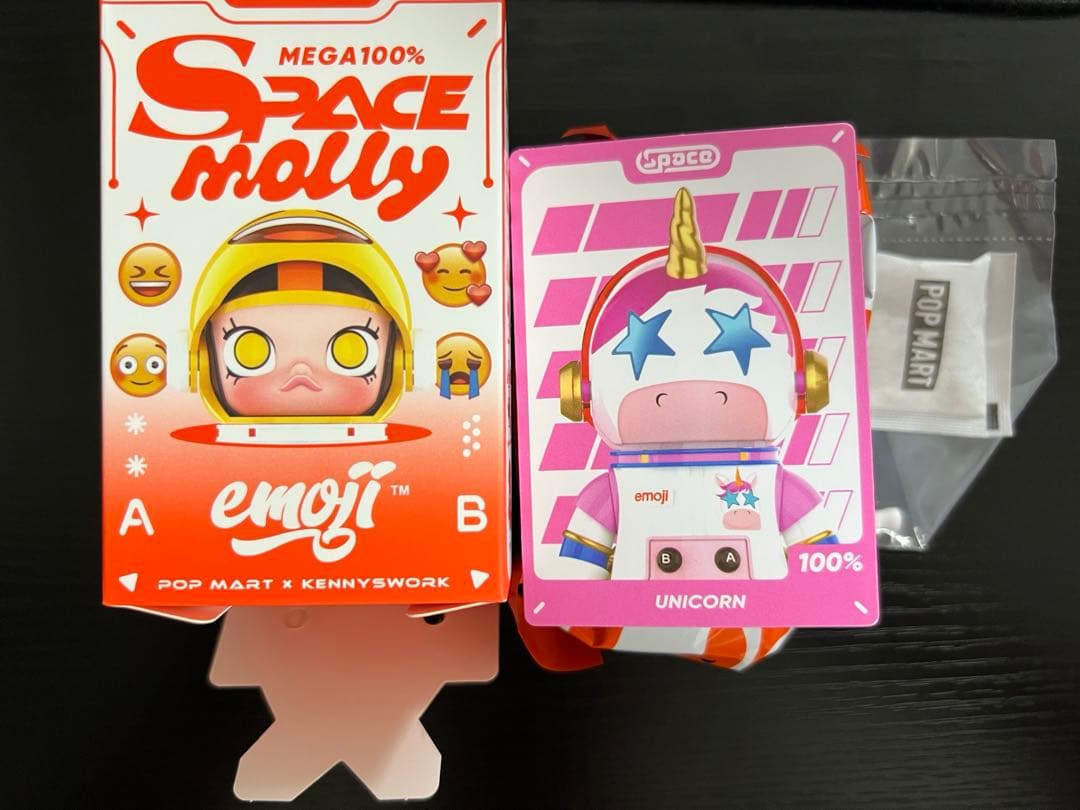 MEGA SPACE MOLLY 100% × emoji UNICORN