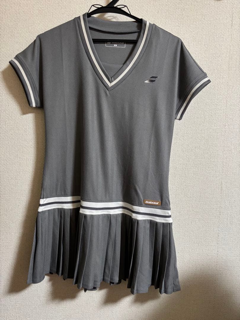 バボラ　テニスウェア グレー Mサイズ　ワンピース