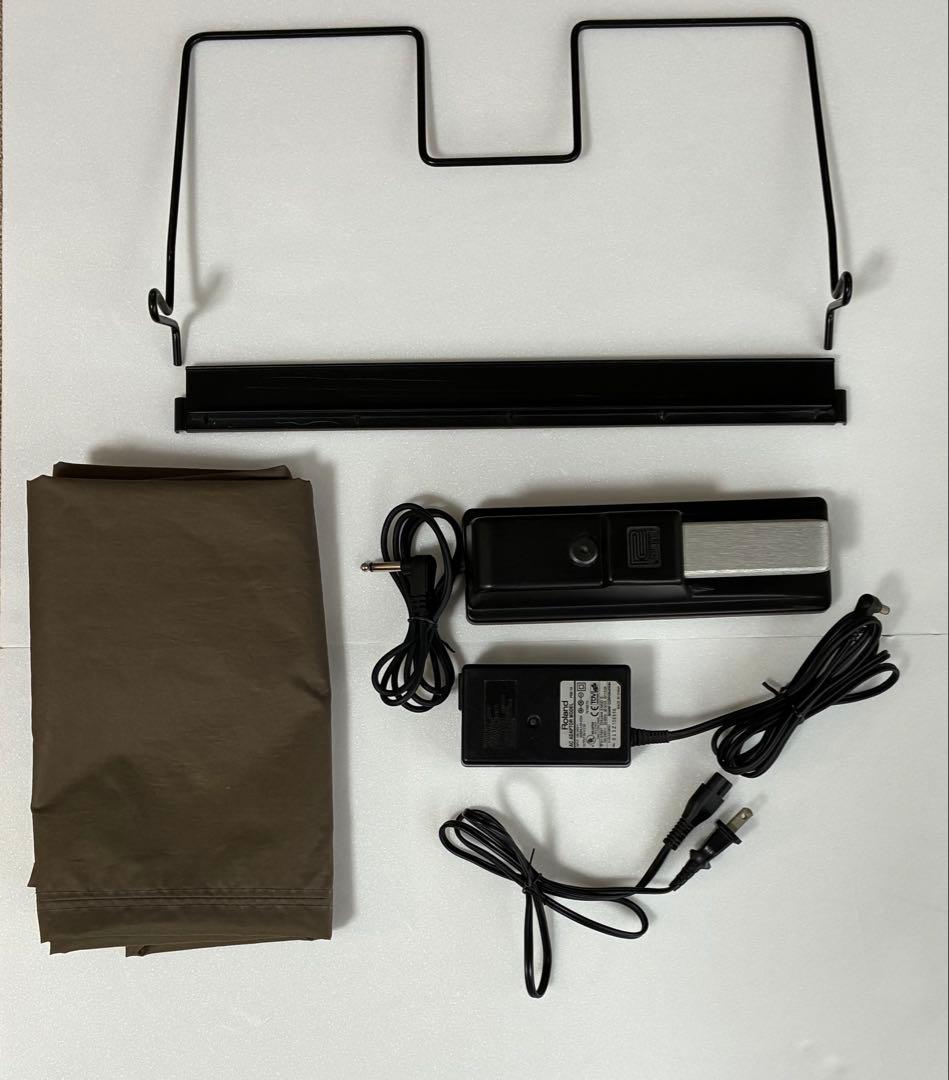 Roland ローランドF-90 デジタルピアノ　電子ピアノ　木目調　88鍵盤