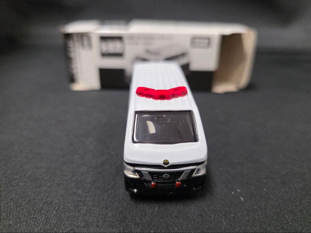 トミカ 日産NV350キャラバンパトロールカー 激レア 非売品