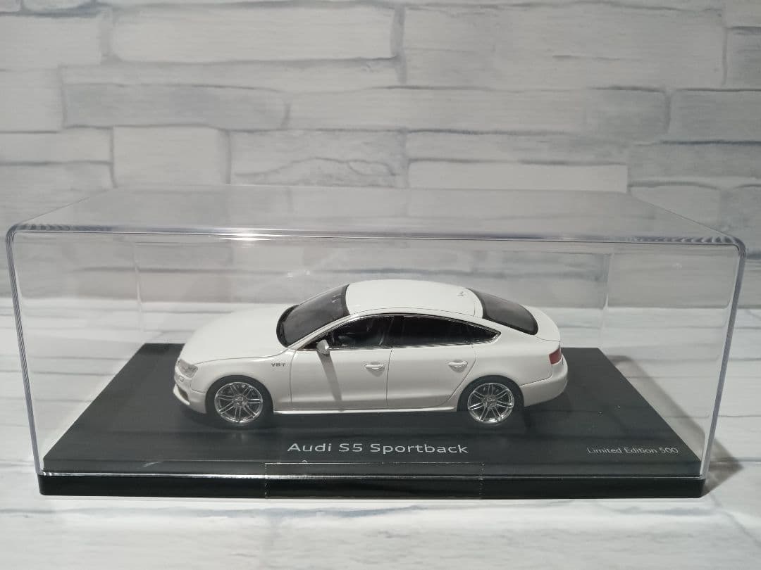 1/43 シュコー　アウディ　S5 スポーツバック　ミニカー　ホワイト