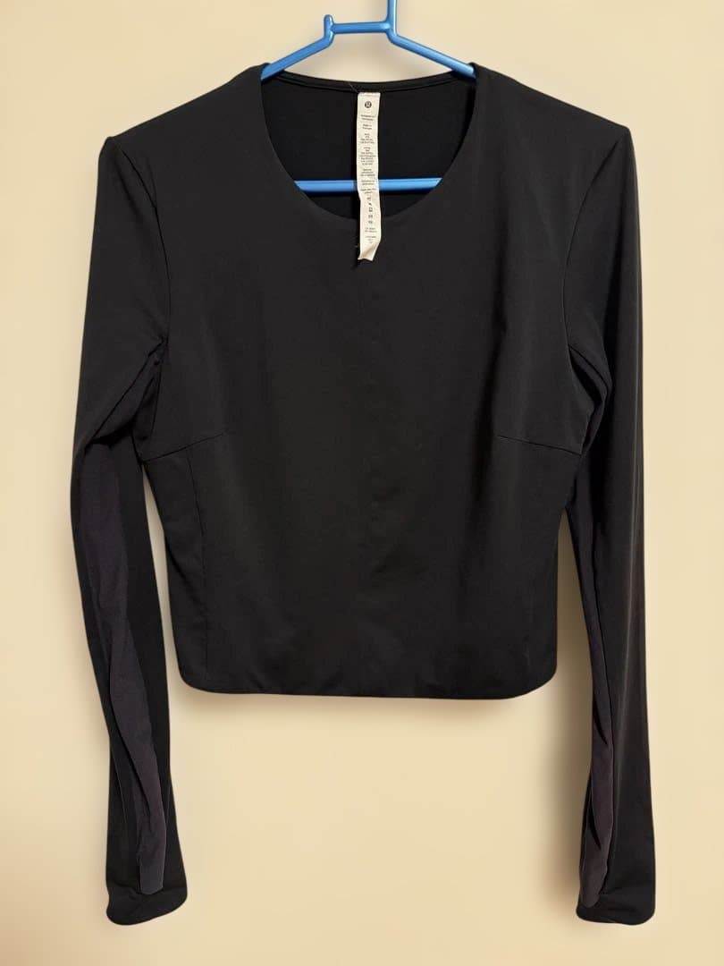 ルルレモン　Swiftly Tech 長袖シャツ 2.0 ウエスト丈