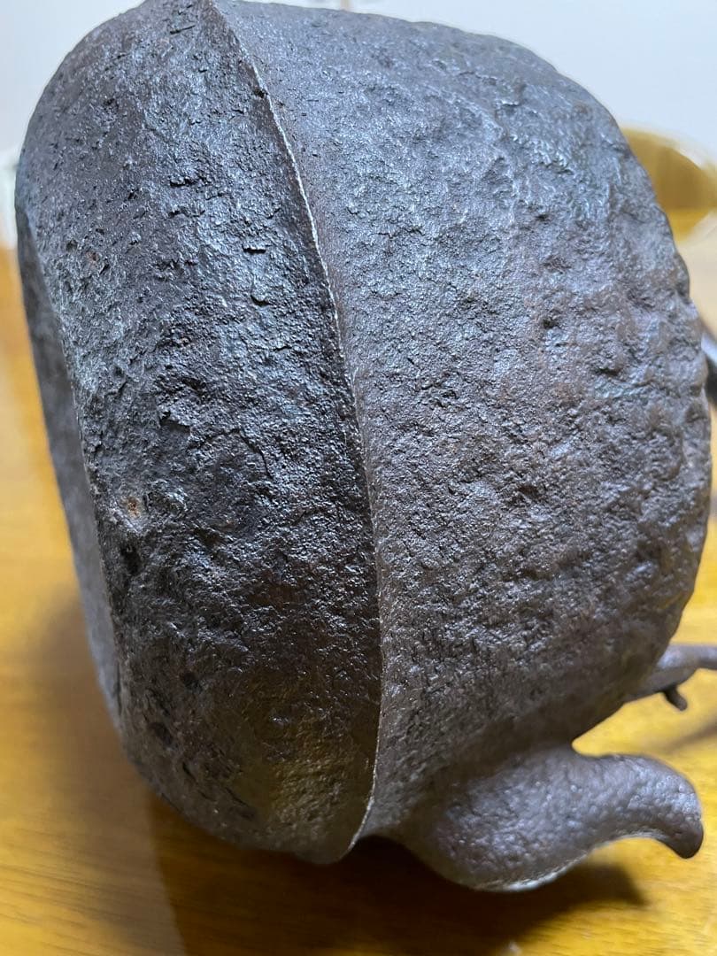 龍文堂　鉄瓶　岩肌道安形　胴横銘　1.5リットル