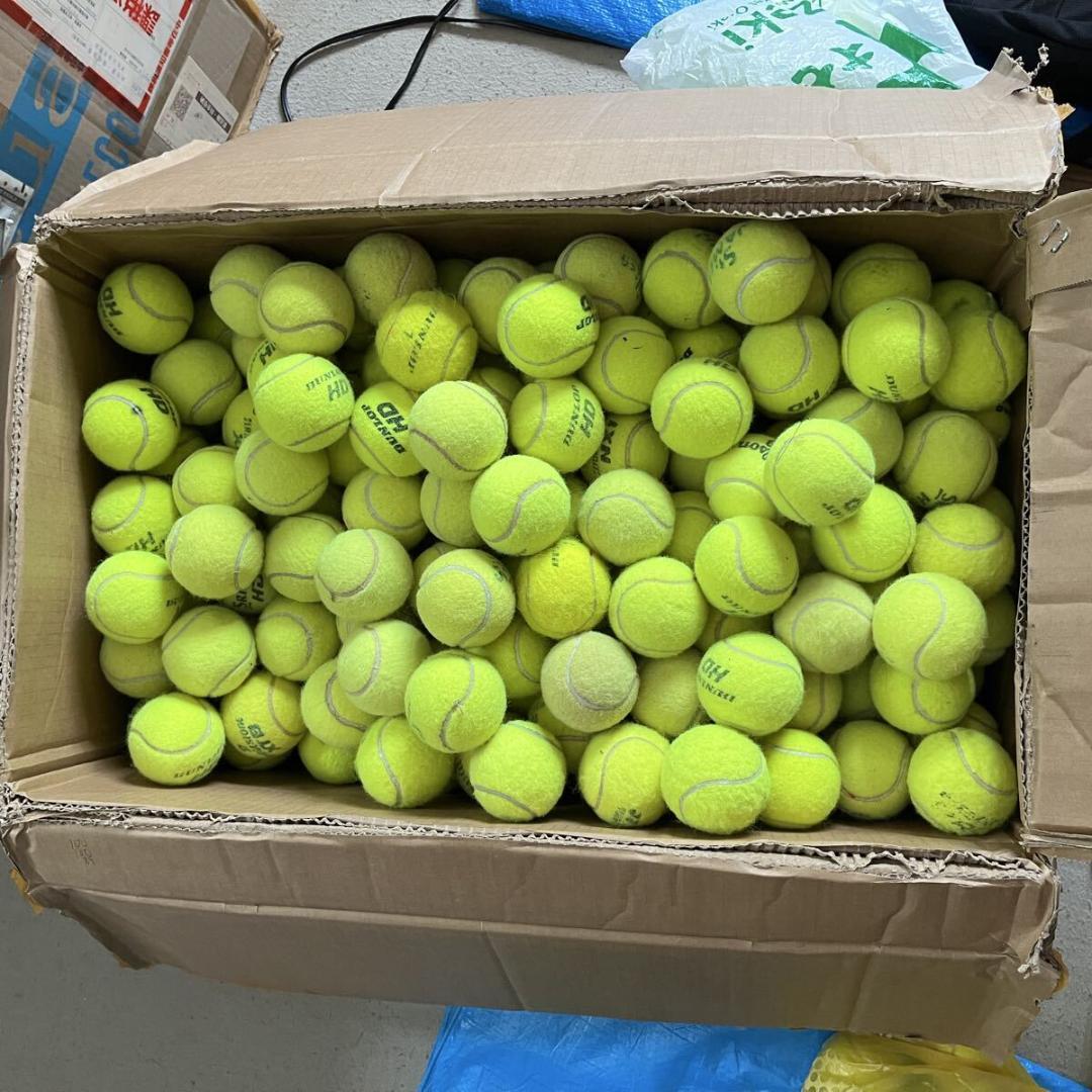 350個以上中古大量硬式用テニスボールtennis balls